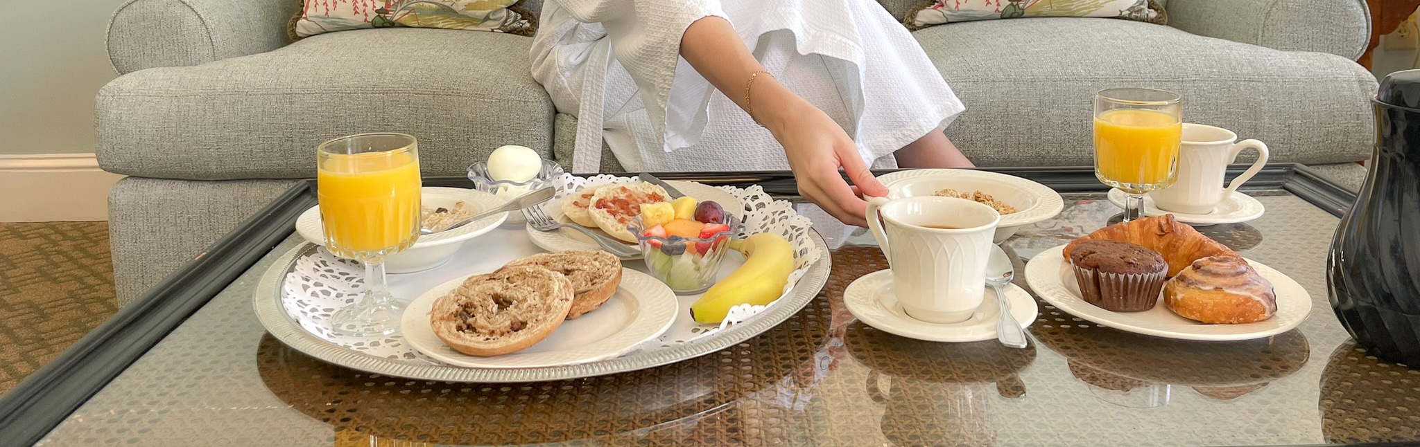 Breakfast in bed at Fulton Lane Inn
