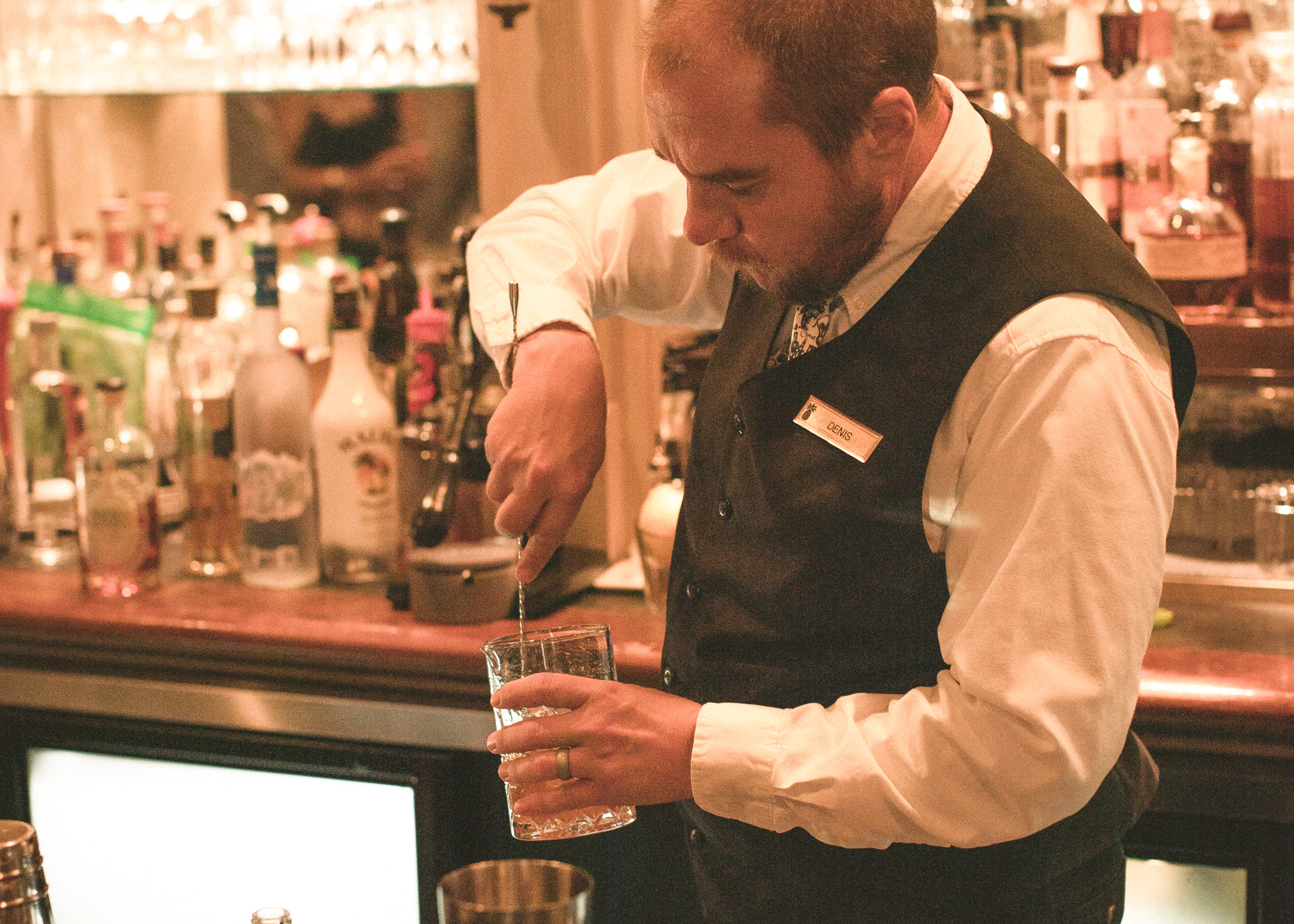 Denis, bar manager at the bar Circa 1886