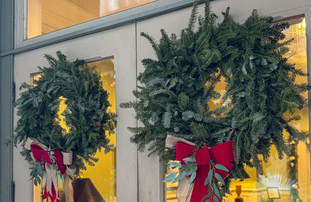 Christmas wreaths at Fulton Lane Inn