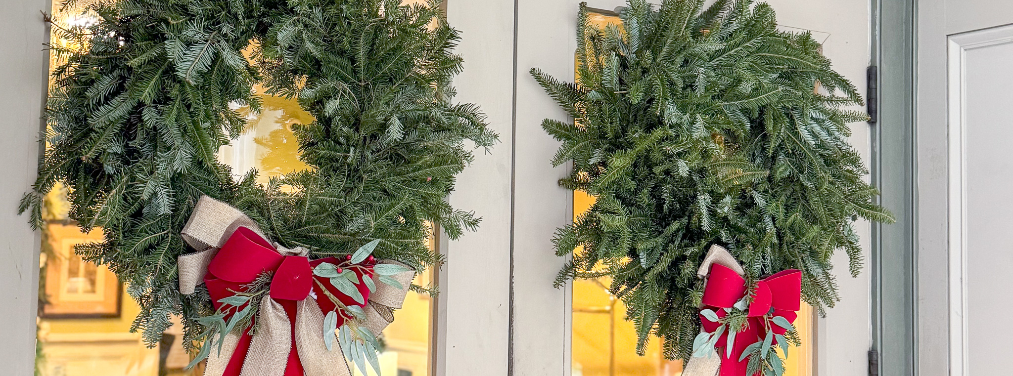 Holiday wreaths at Fulton Lane Inn