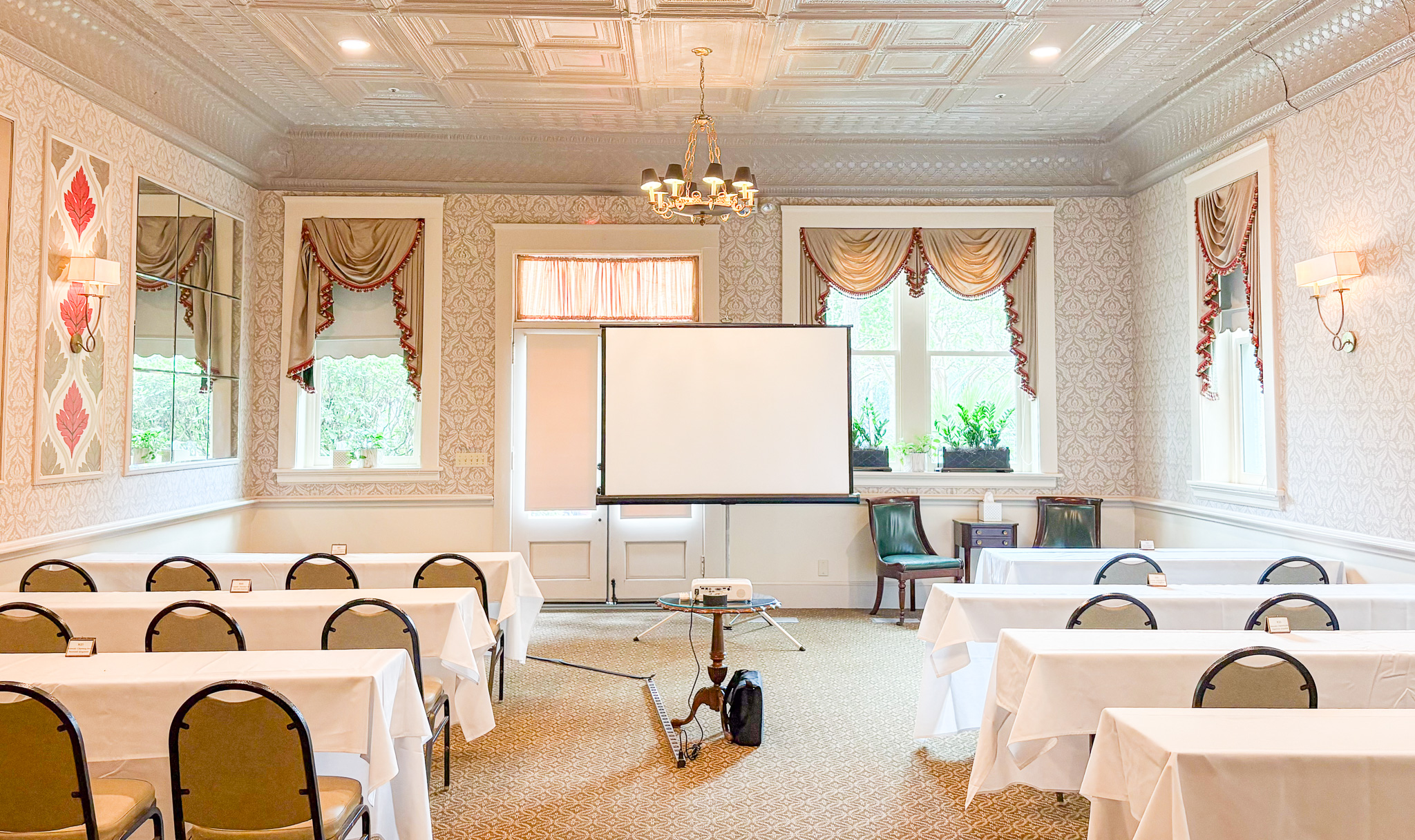 Classroom setup in the Blockade Runner meeting room at Fulton Lane Inn